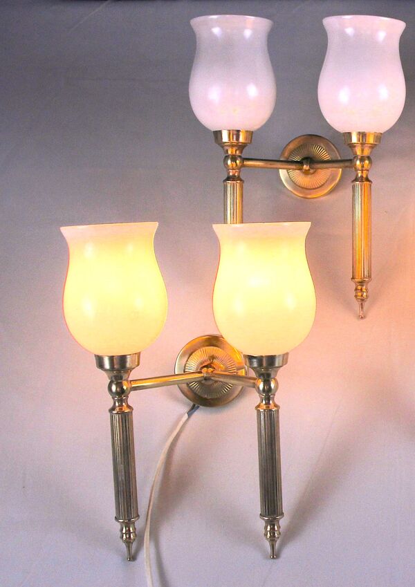 Paire d'appliques neo-classique avec opaline tulipe originale, maison jansen france mid-century