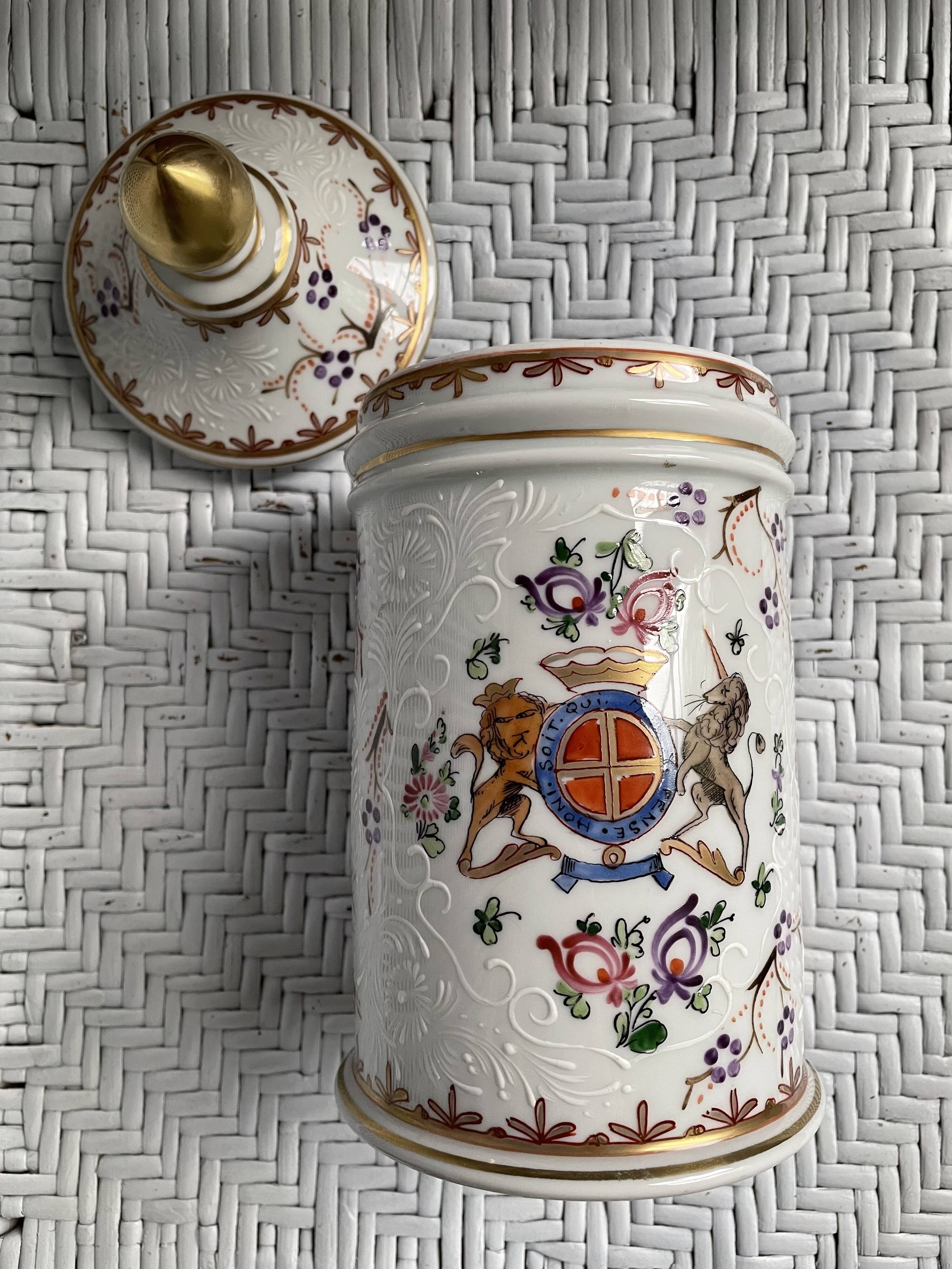 Twentieth century Paris porcelain pharmacy pot