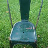 4 Green chaises Tolix industrial, first model (background)