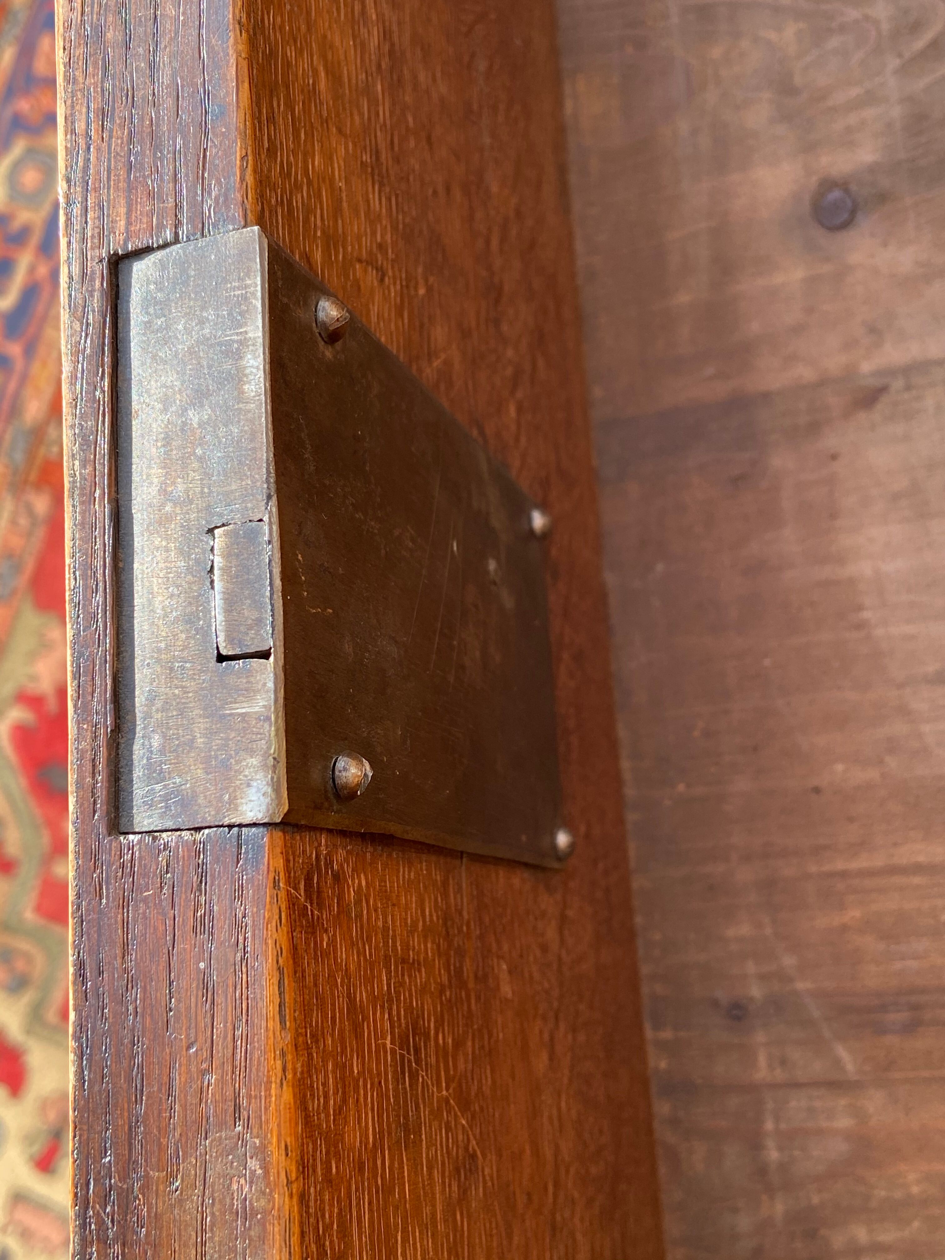 Chest of drawers in Louis XVI period marquetry with castle brand