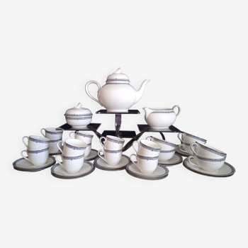 Service à café / thé pour 12 personnes en porcelaine fine anglaise, modèle MAYA