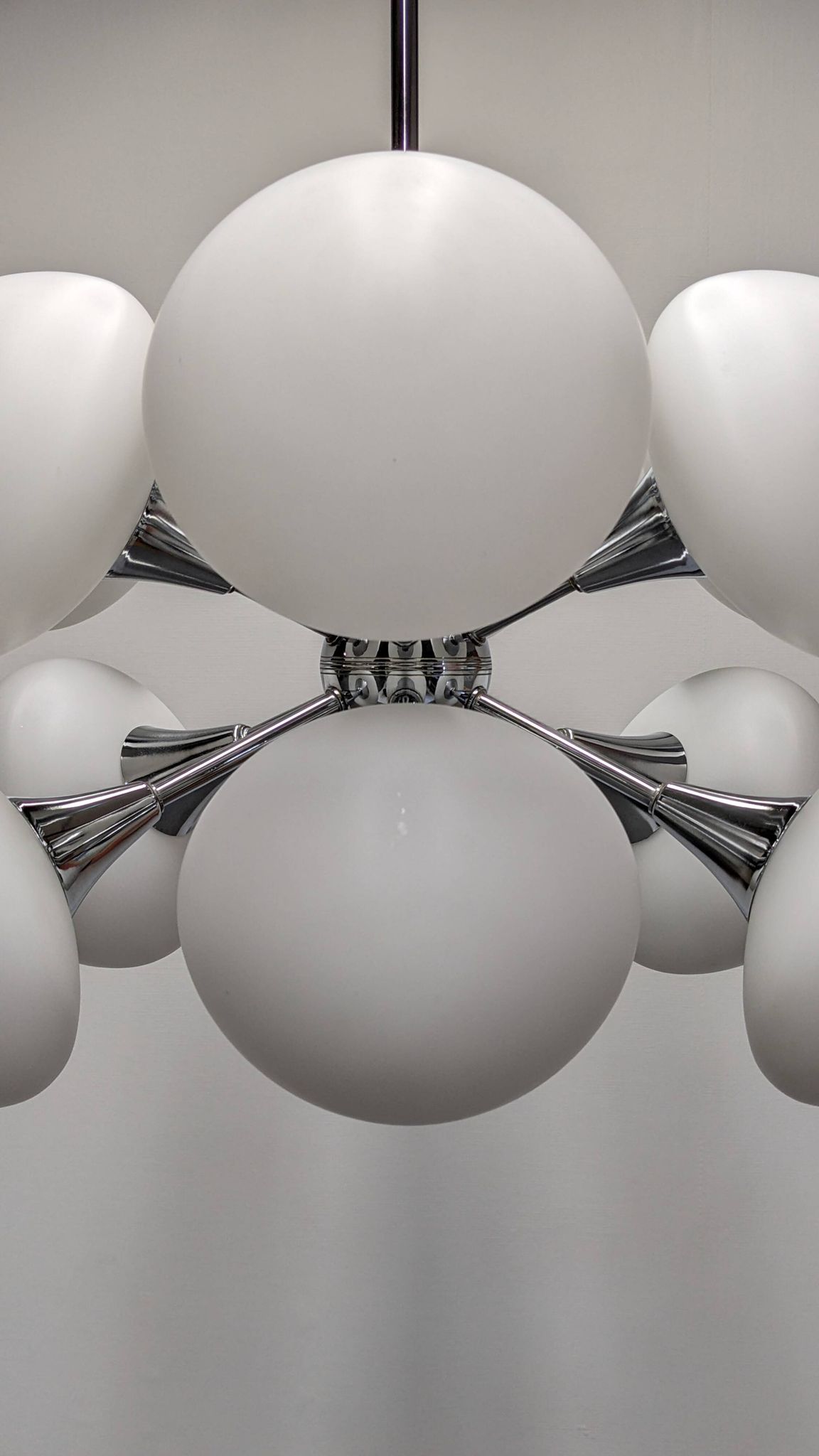 Sputnik chandelier with 12 frosted glass lights, Italy circa 1970.