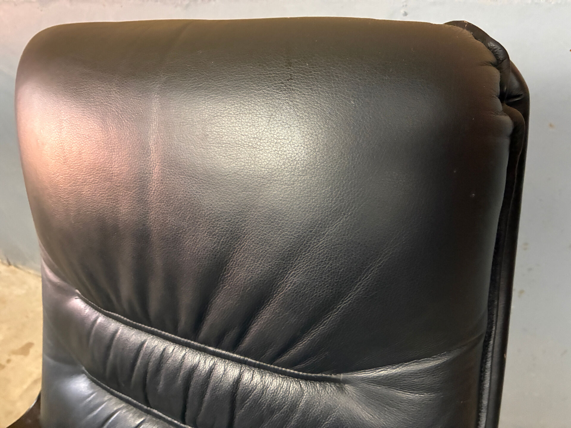 Danish Design Berg C90 Swivel armchair Leather