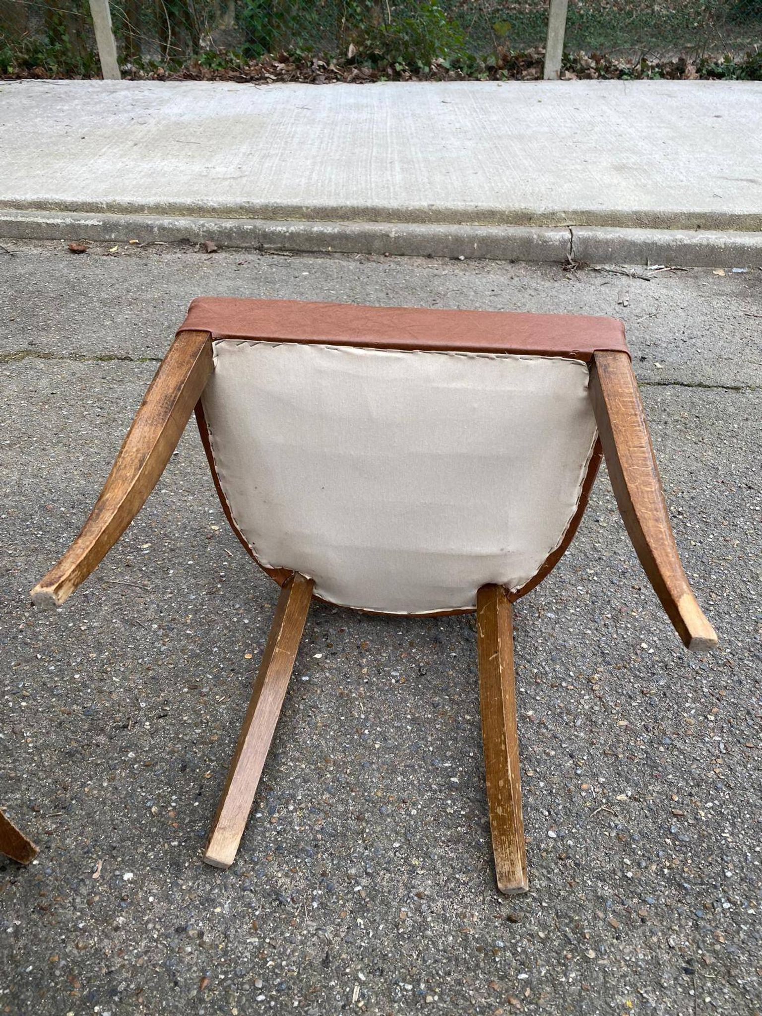 4 chaises art déco bois massif et cuir marron 1930