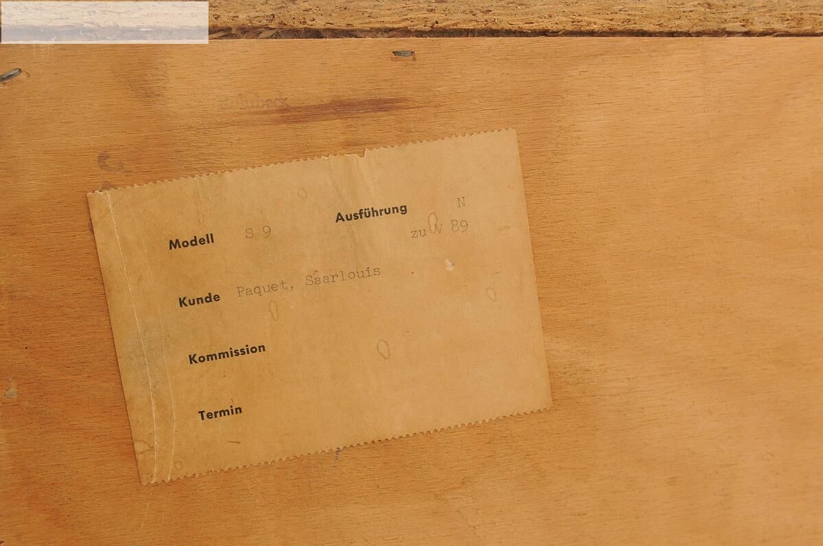 Enfilade in vintage agglomerated