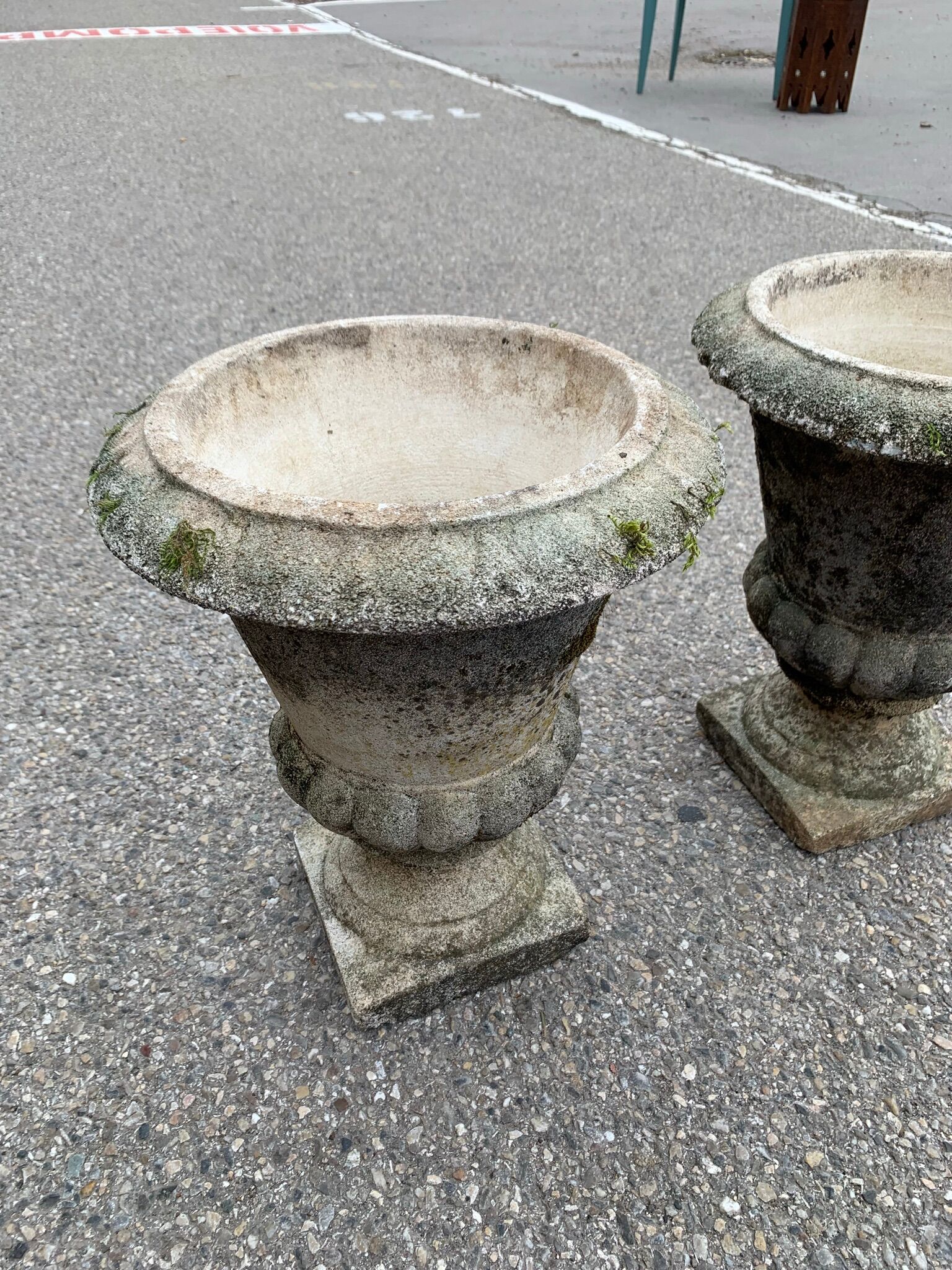 Set of 2 Medici stone pots