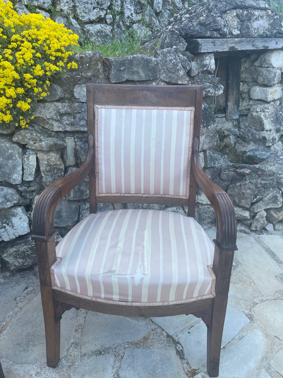 Pair of French mahogany armchairs from the Restoration period