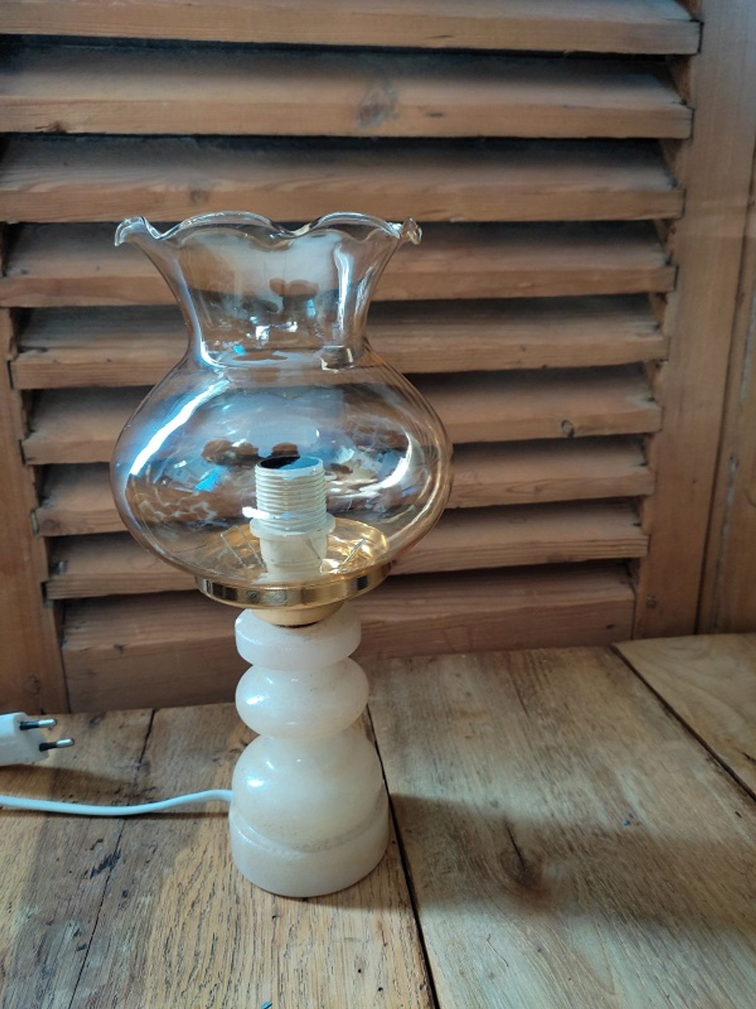 Original bedside desk lamp Alabaster Globe tulip vintage antique glass