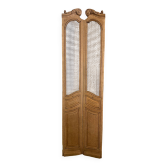 Haussmannian oak elevator doors