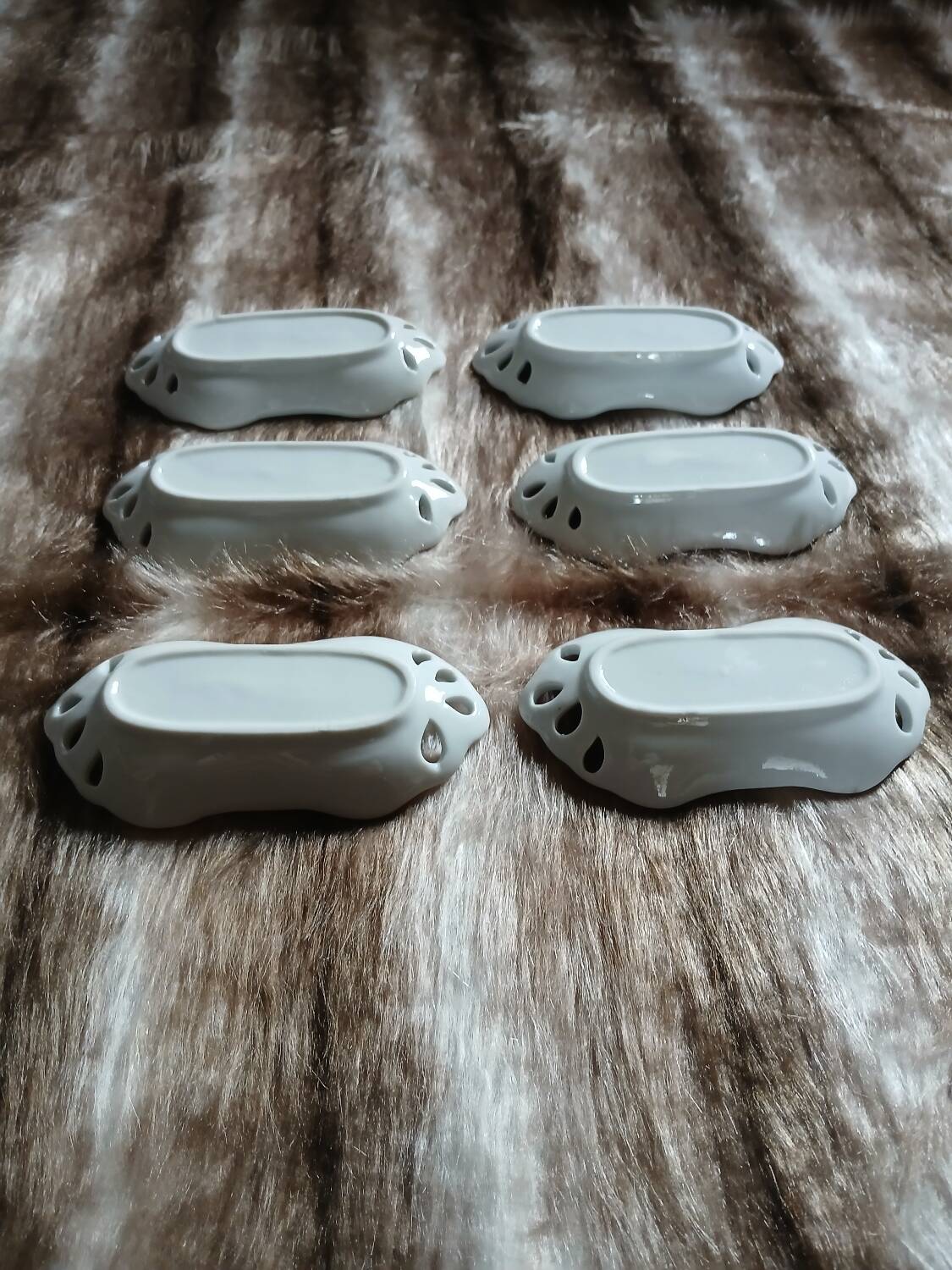 6 white porcelain bowls