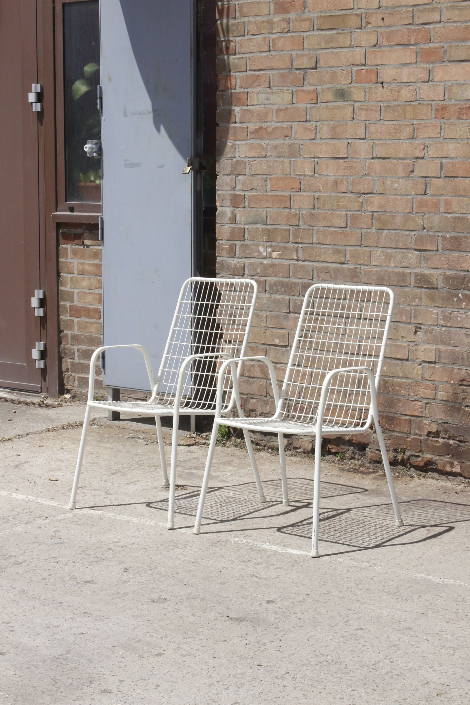Pair of Emu Rio garden chairs in wire, Italy 1970s