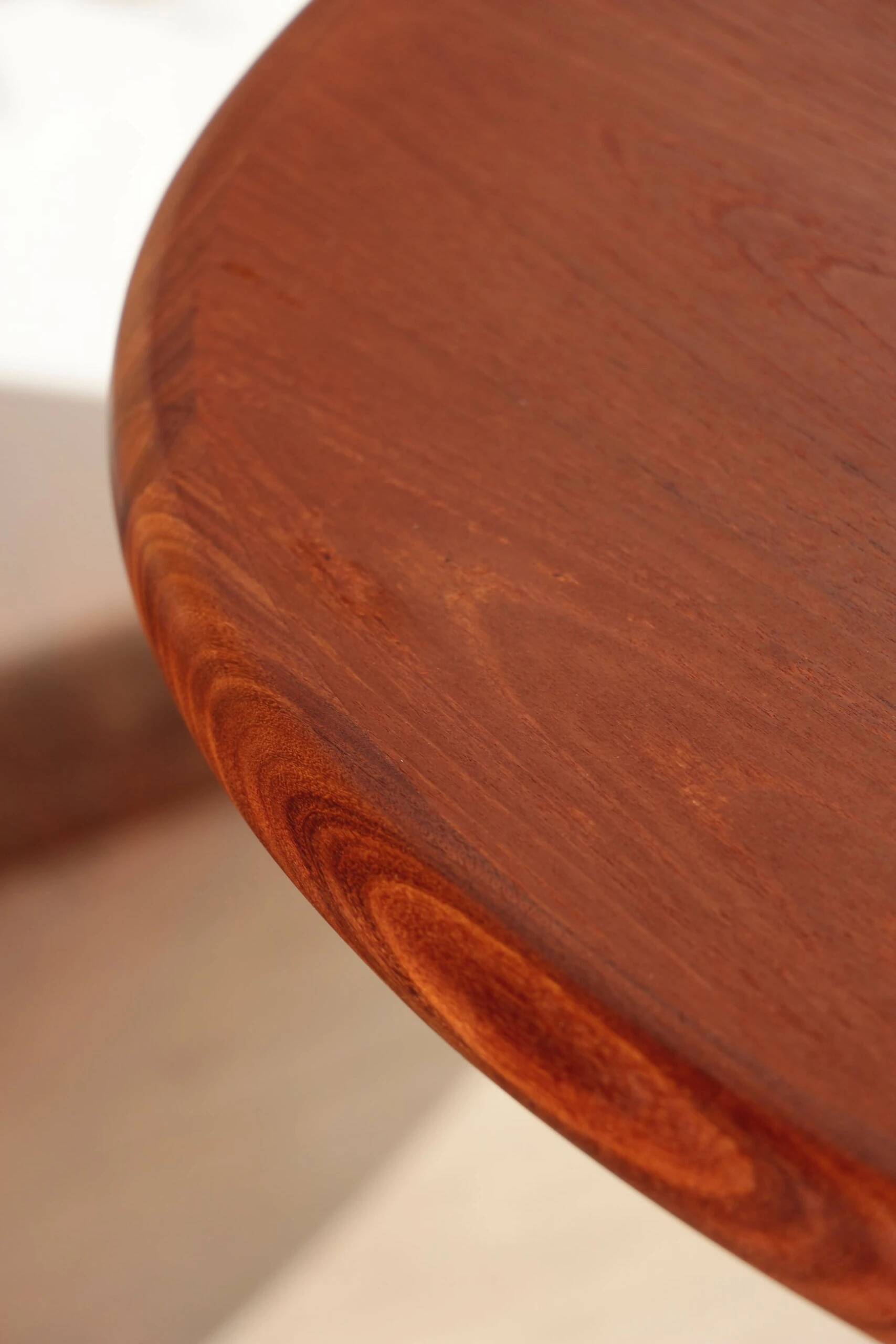 Oval dining table – 6 to 8 people – G Plan