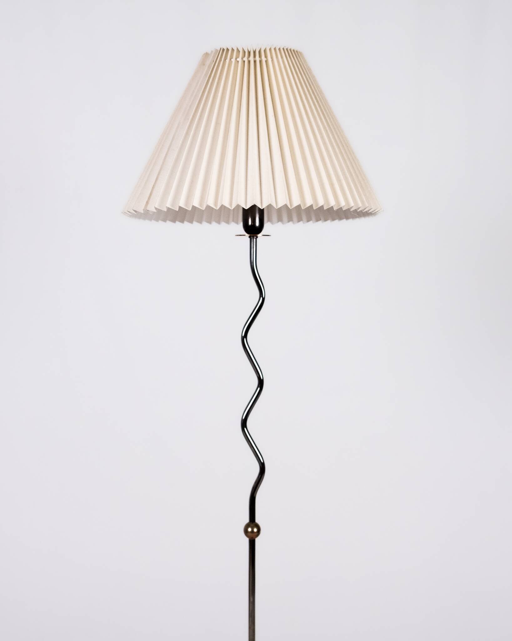 Memphis style zigzag floor lamp, 1980s