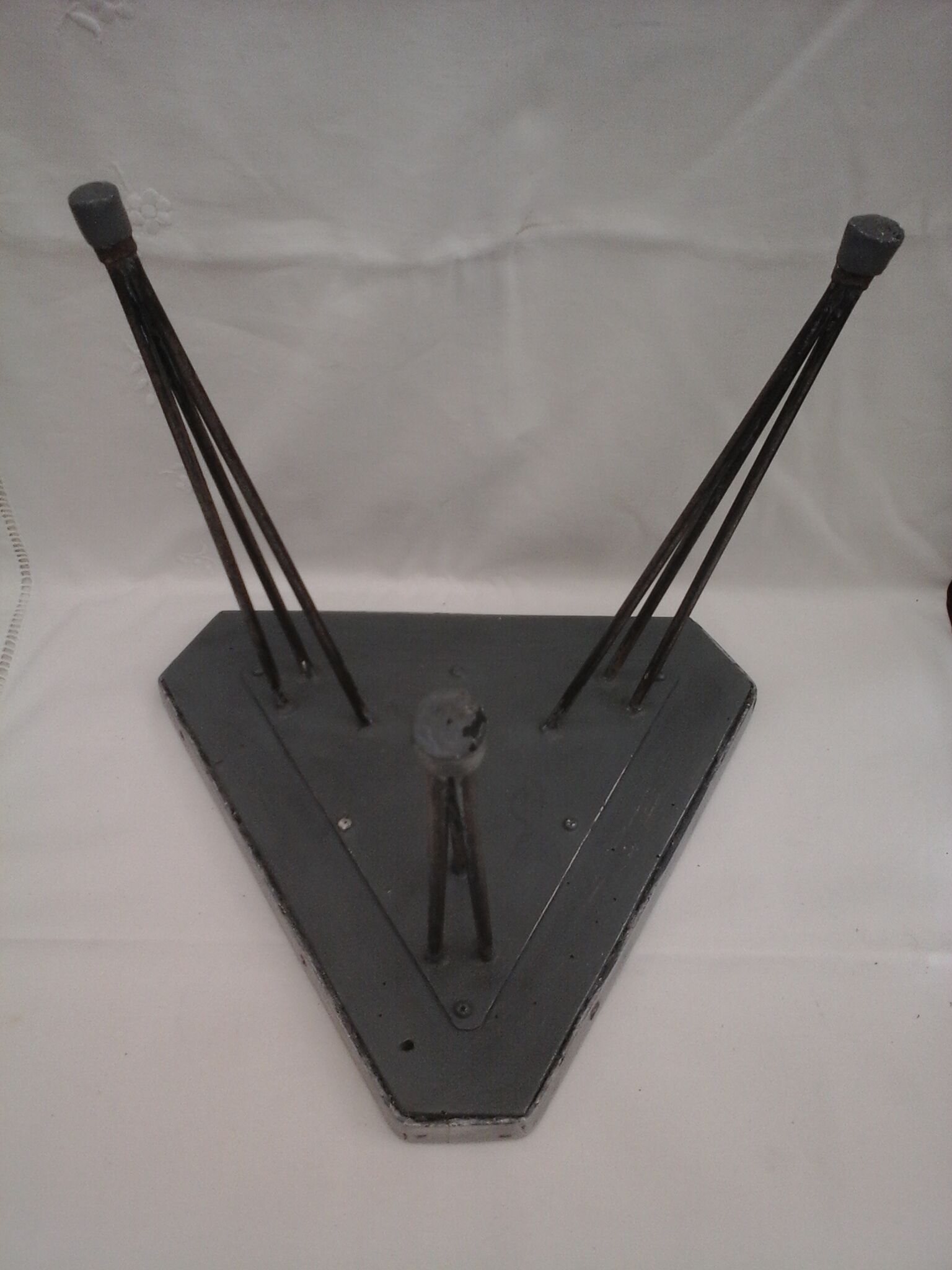 Triangular coffee table 50's