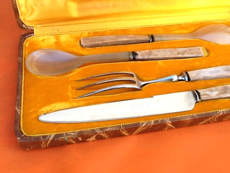 1930s Sauzedde salad and leg cutlery