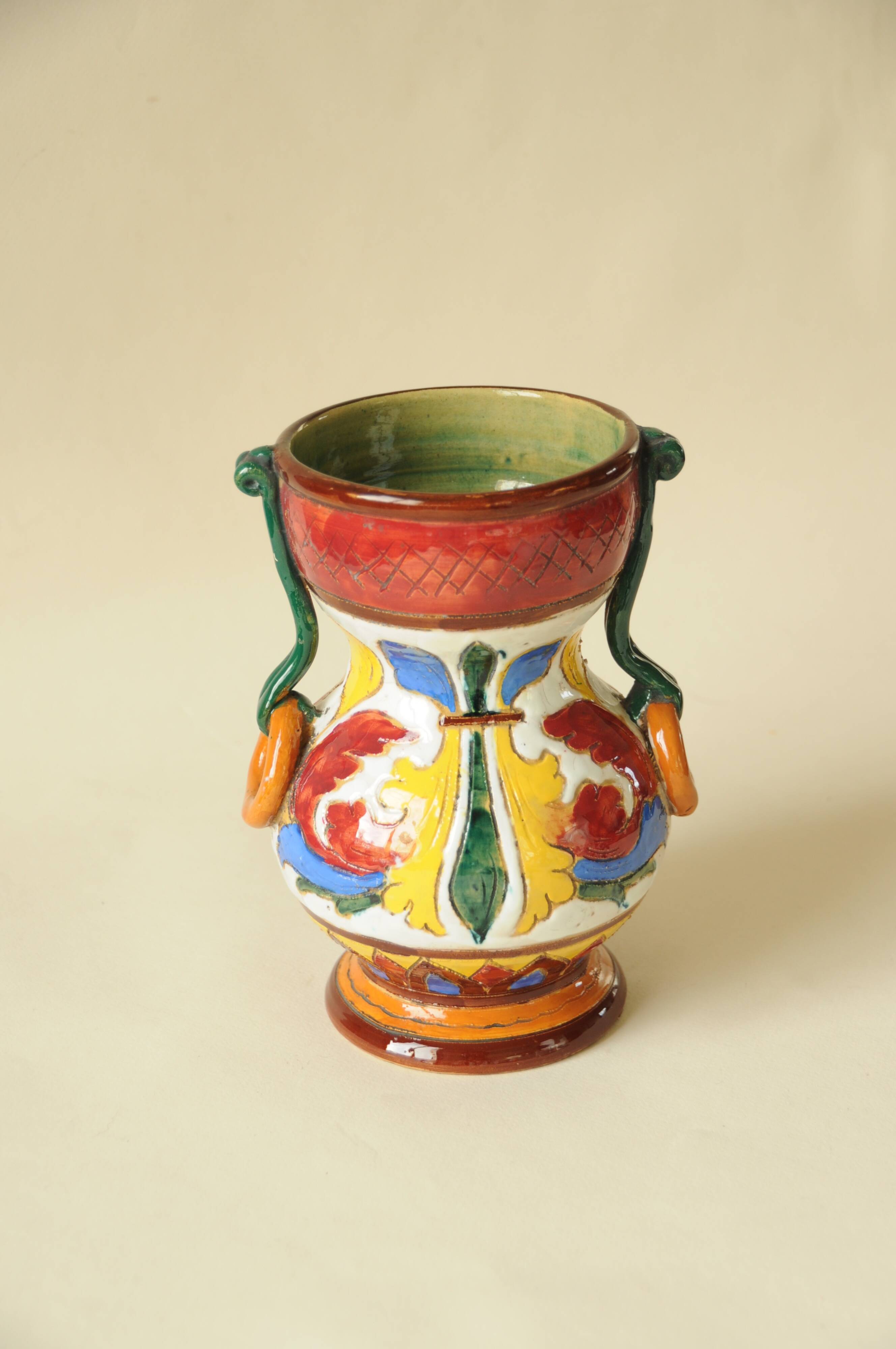 Antique polychrome ceramic vase – Italy 20th century – Handcrafted floral decoration
