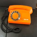 Téléphone vintage orange