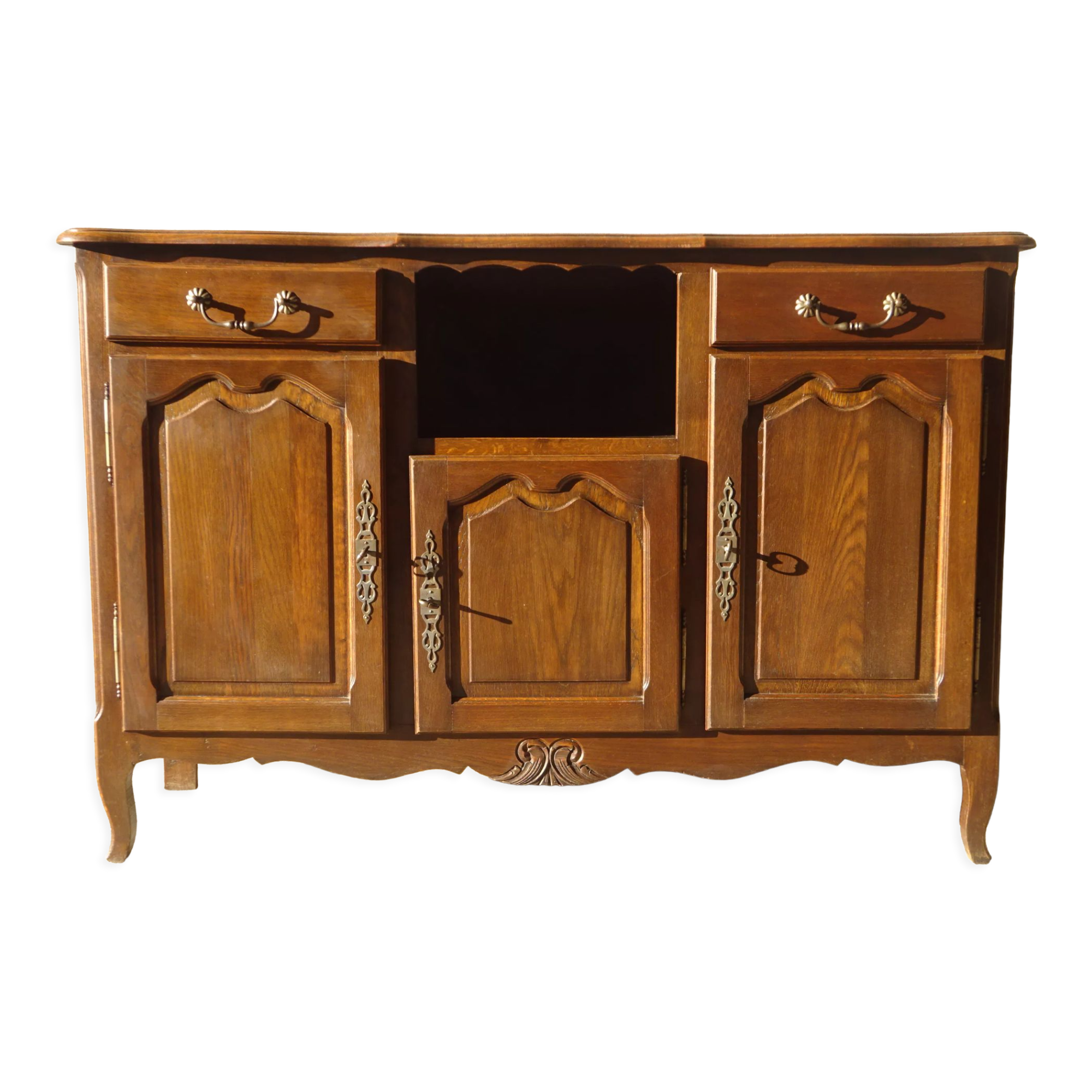 Provençal style oak enfilade