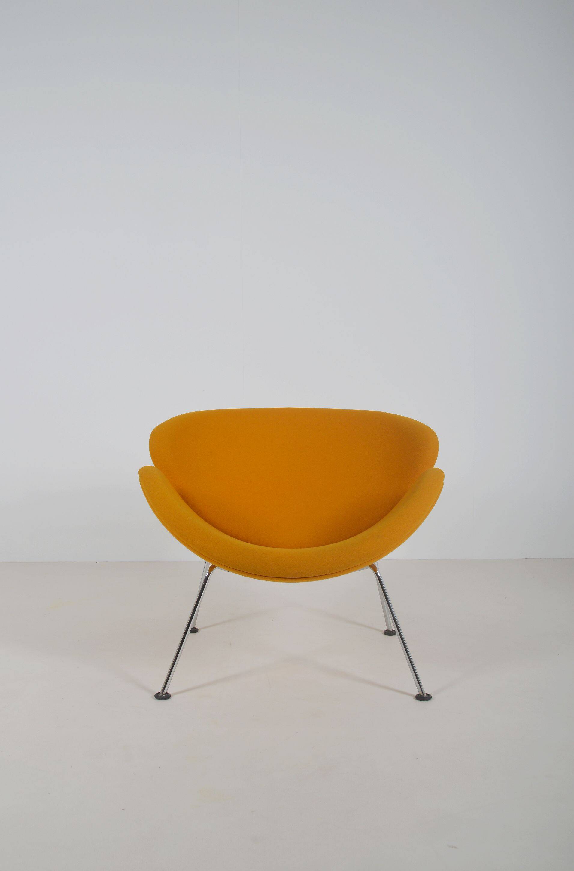 Orange Slice F437 designed by Pierre Paulin for Artifort