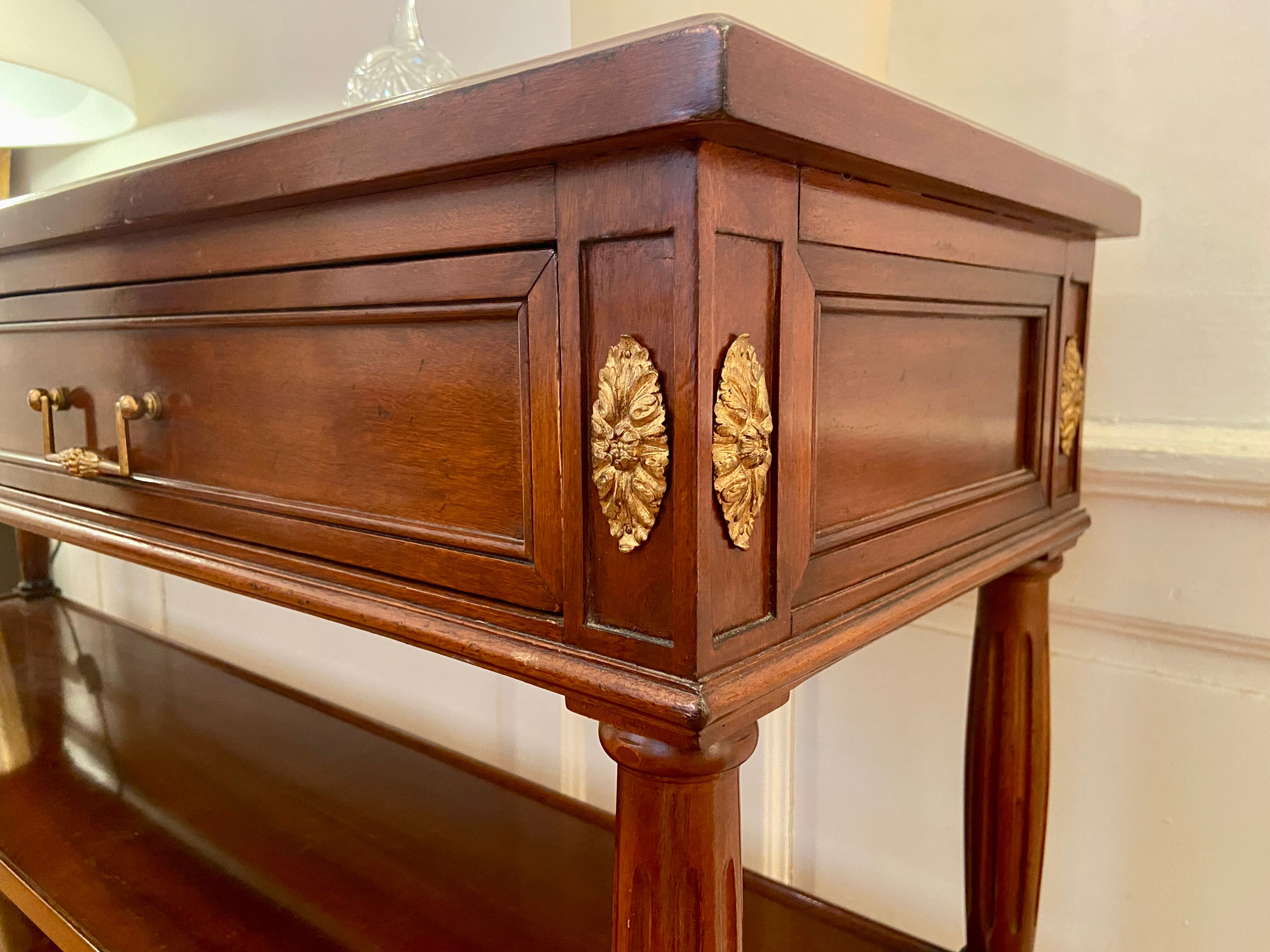 Console en merisier style Louis XVI