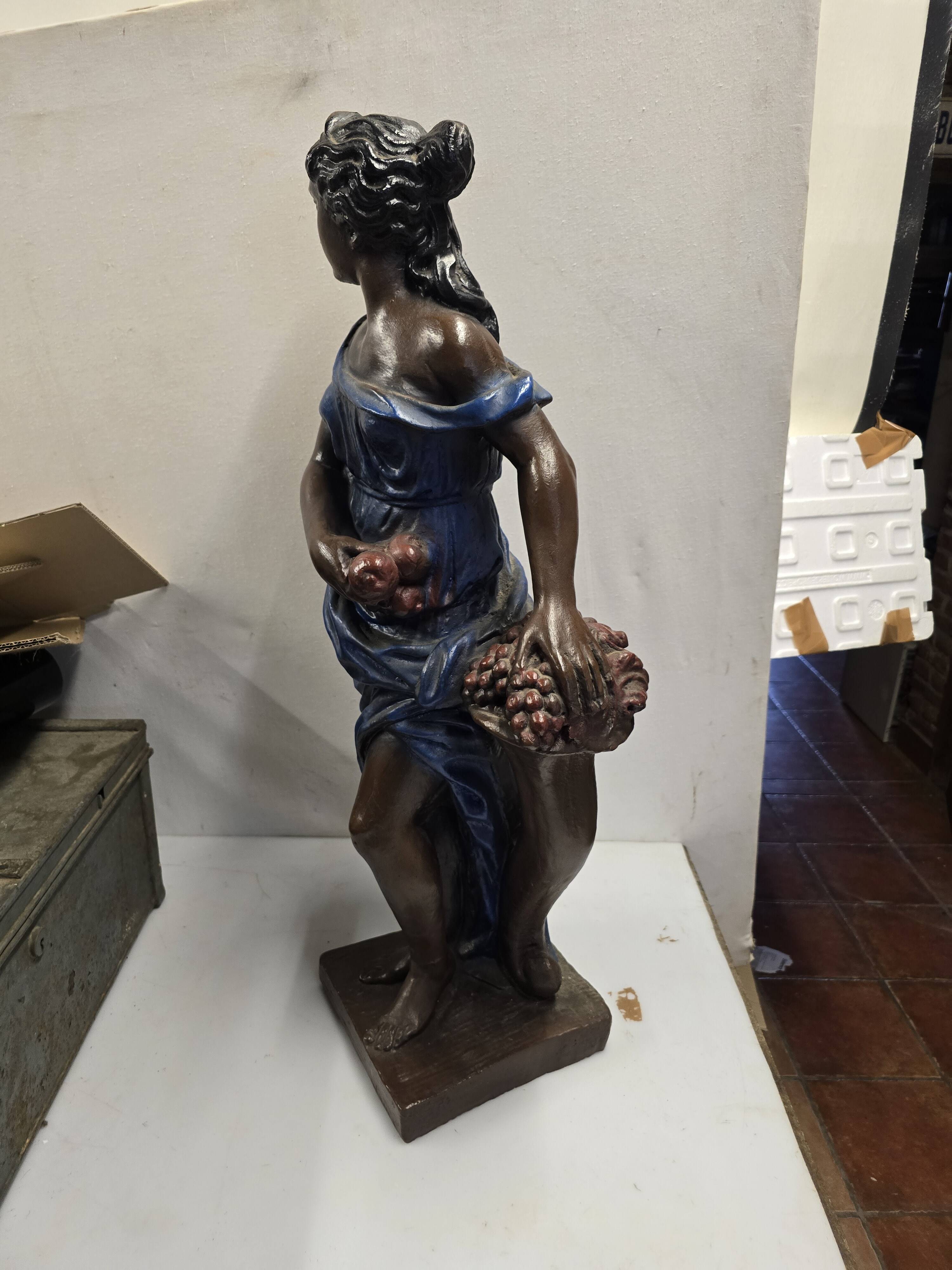 Sculpture femme en plâtre 90cm de H