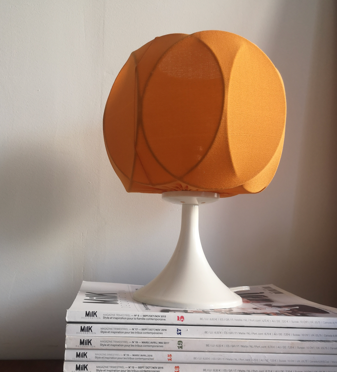 Lampe de table tulipe design space age 1960