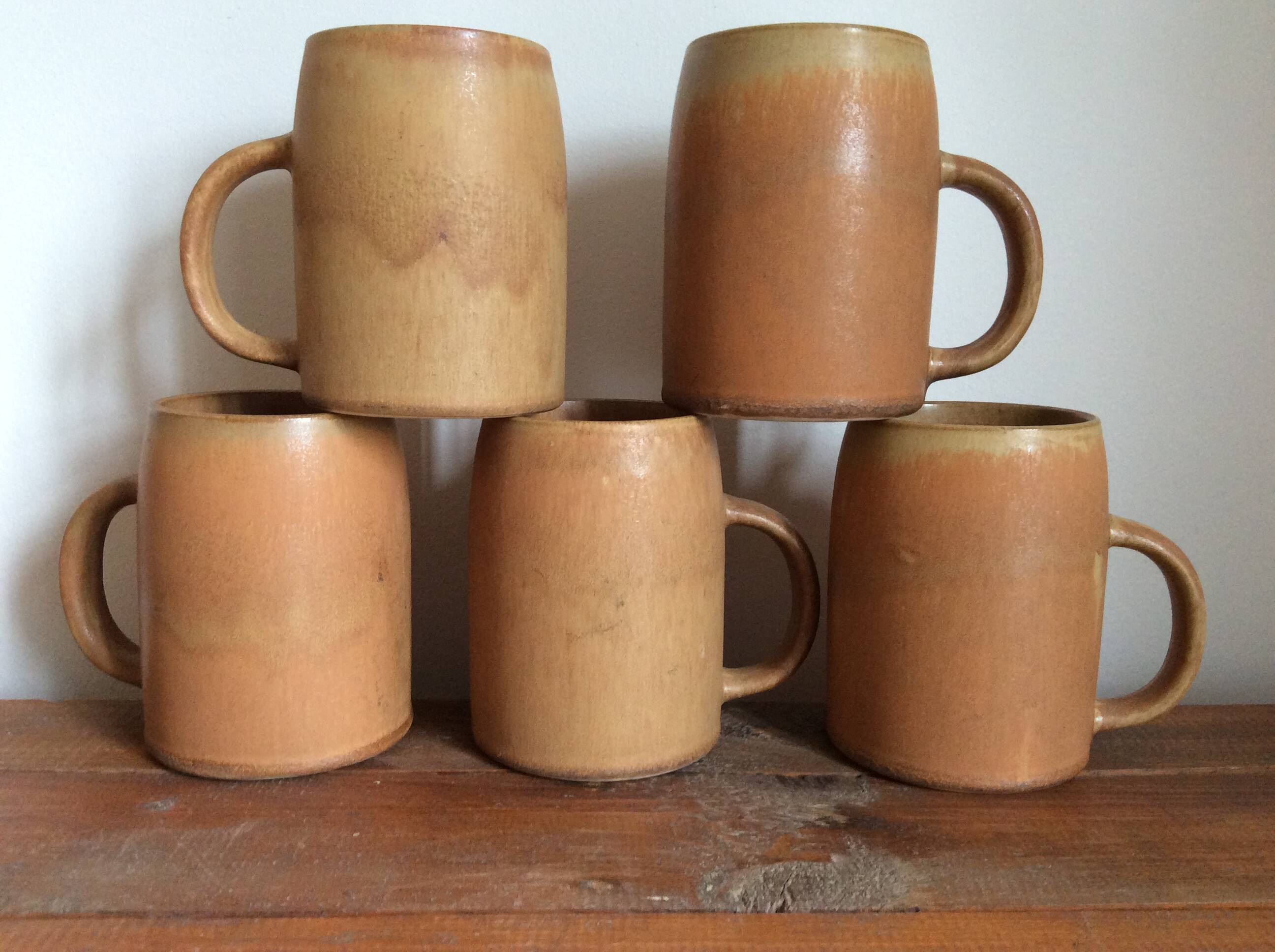 5 stoneware mugs
