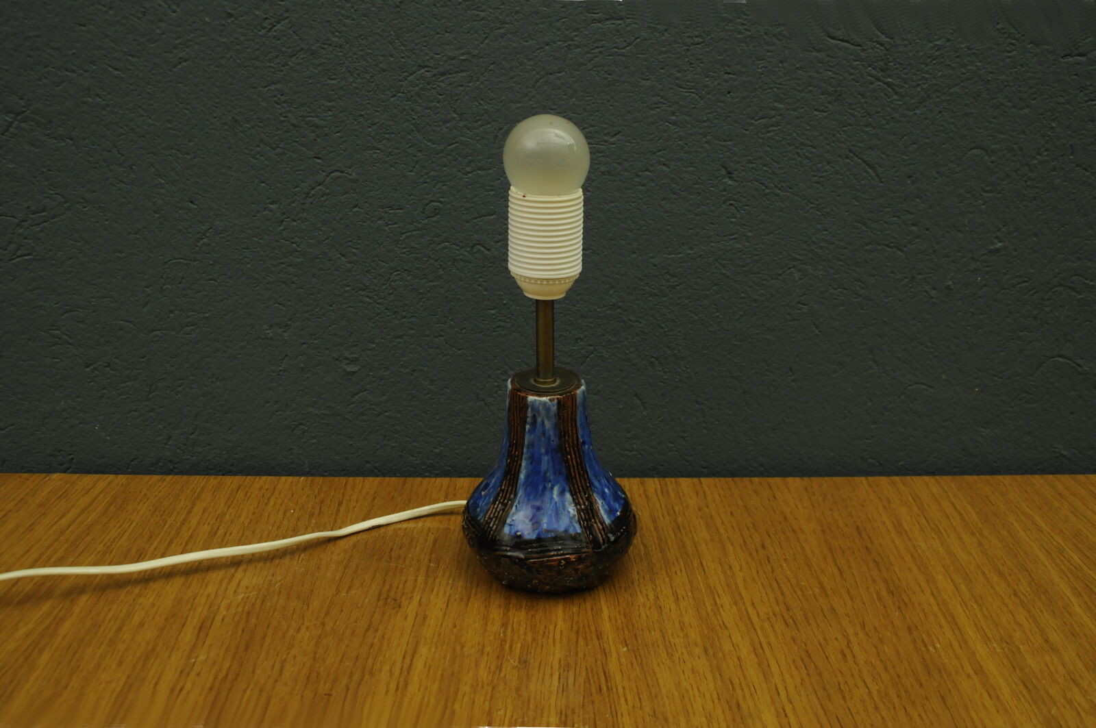 Scandinavian ceramic lamp