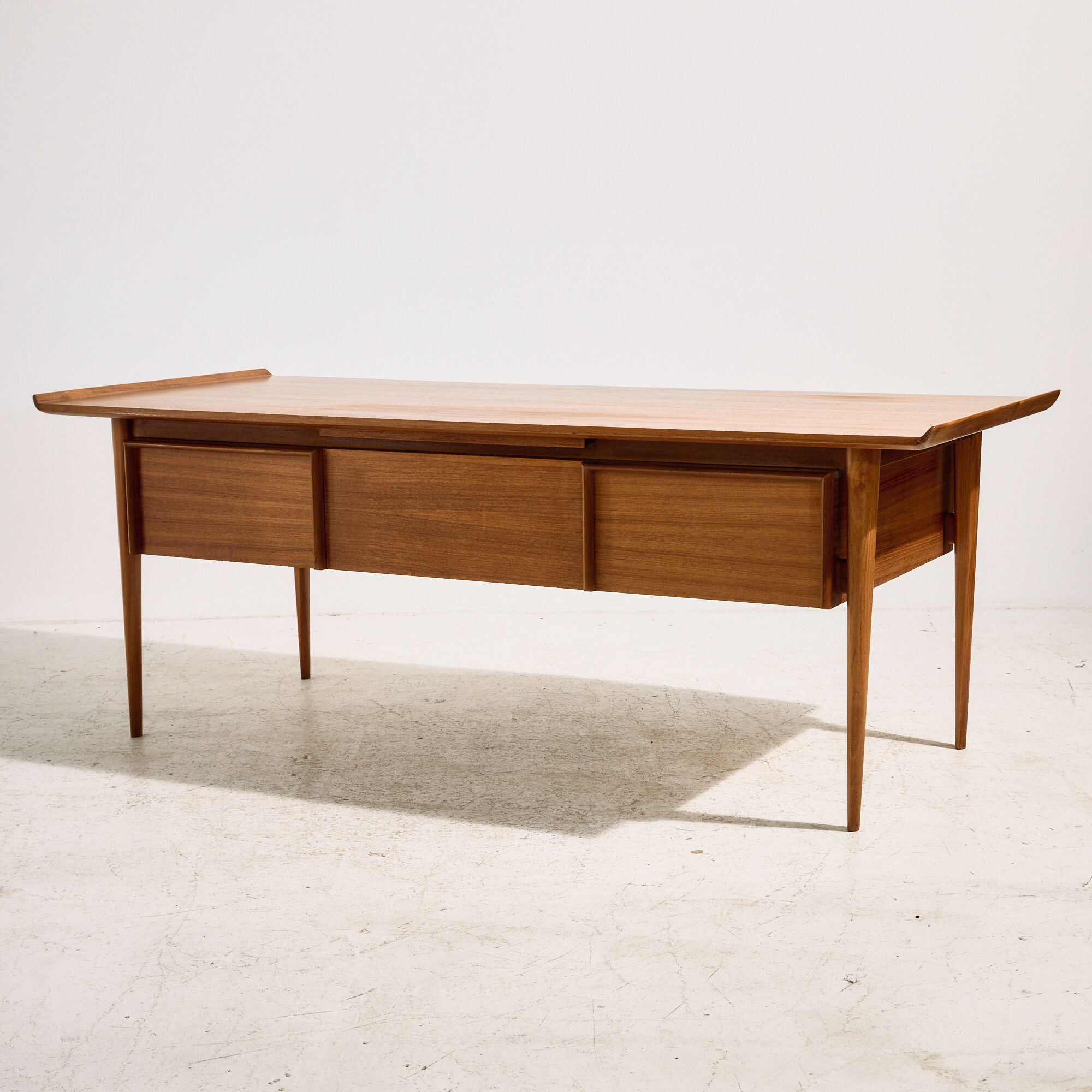Bureau de Direction en teck, restauré