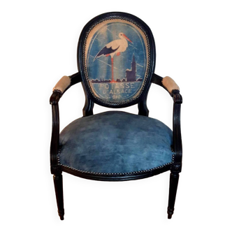 Medallion armchair