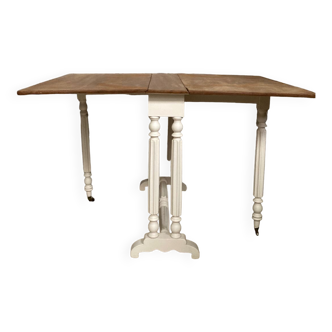 Folding shutter table