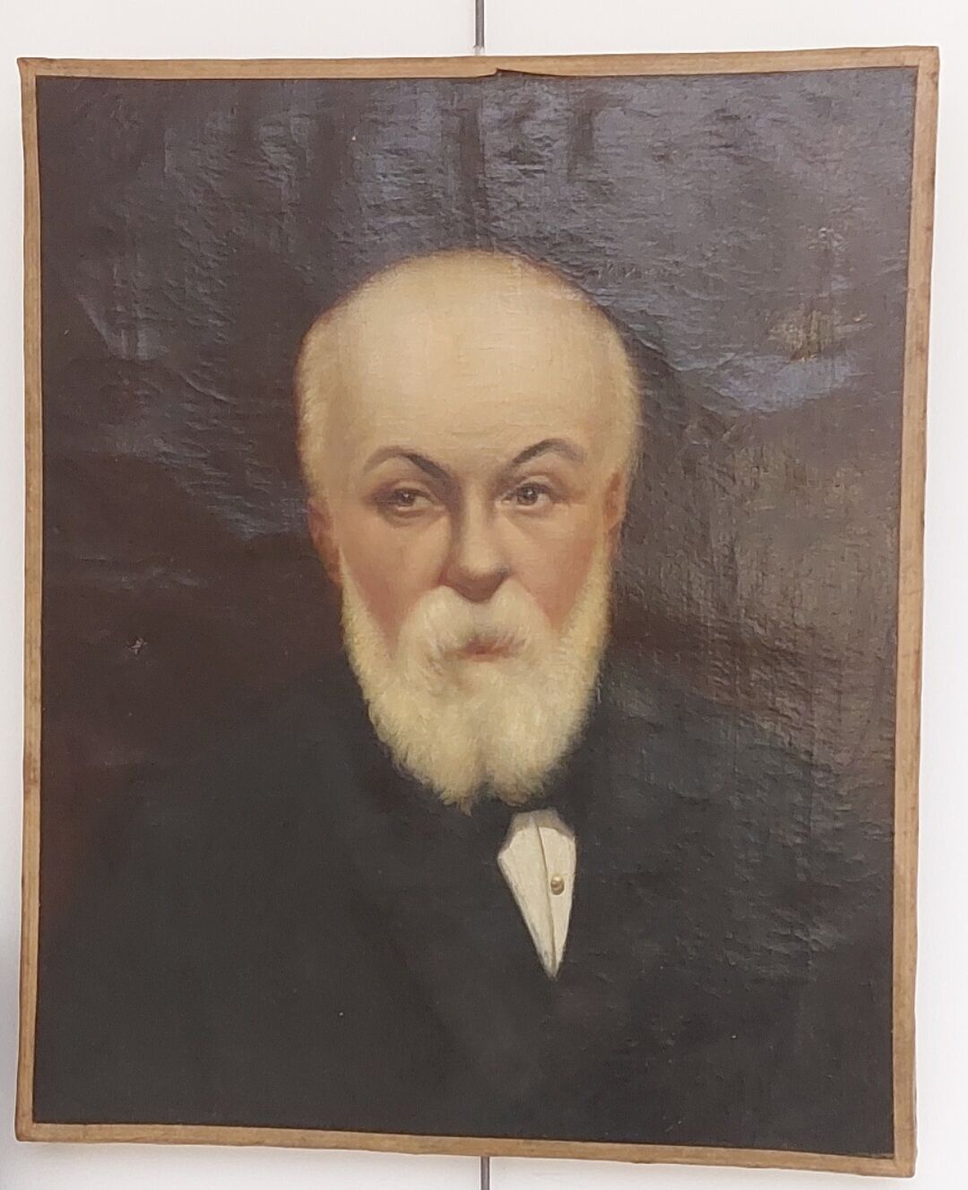 Portrait bearded man XlX the childcare sign