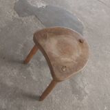 Tabouret en bois tripode
