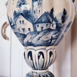 Large Spanish vase in Talavera style, hand-painted, adorned with a landscape.