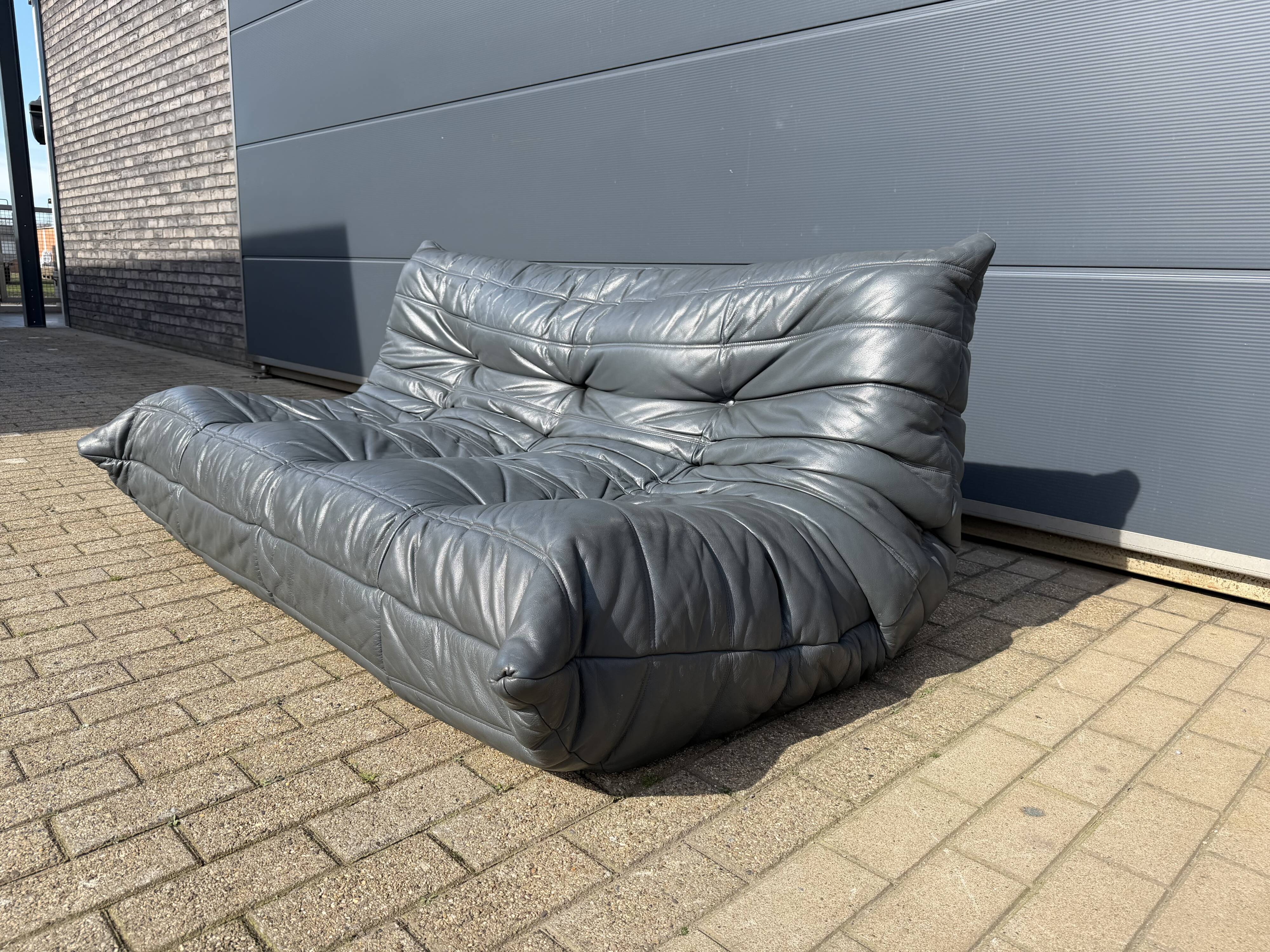 100% authentic Ligne Roset Togo 3-seater Anthracite Grey leather