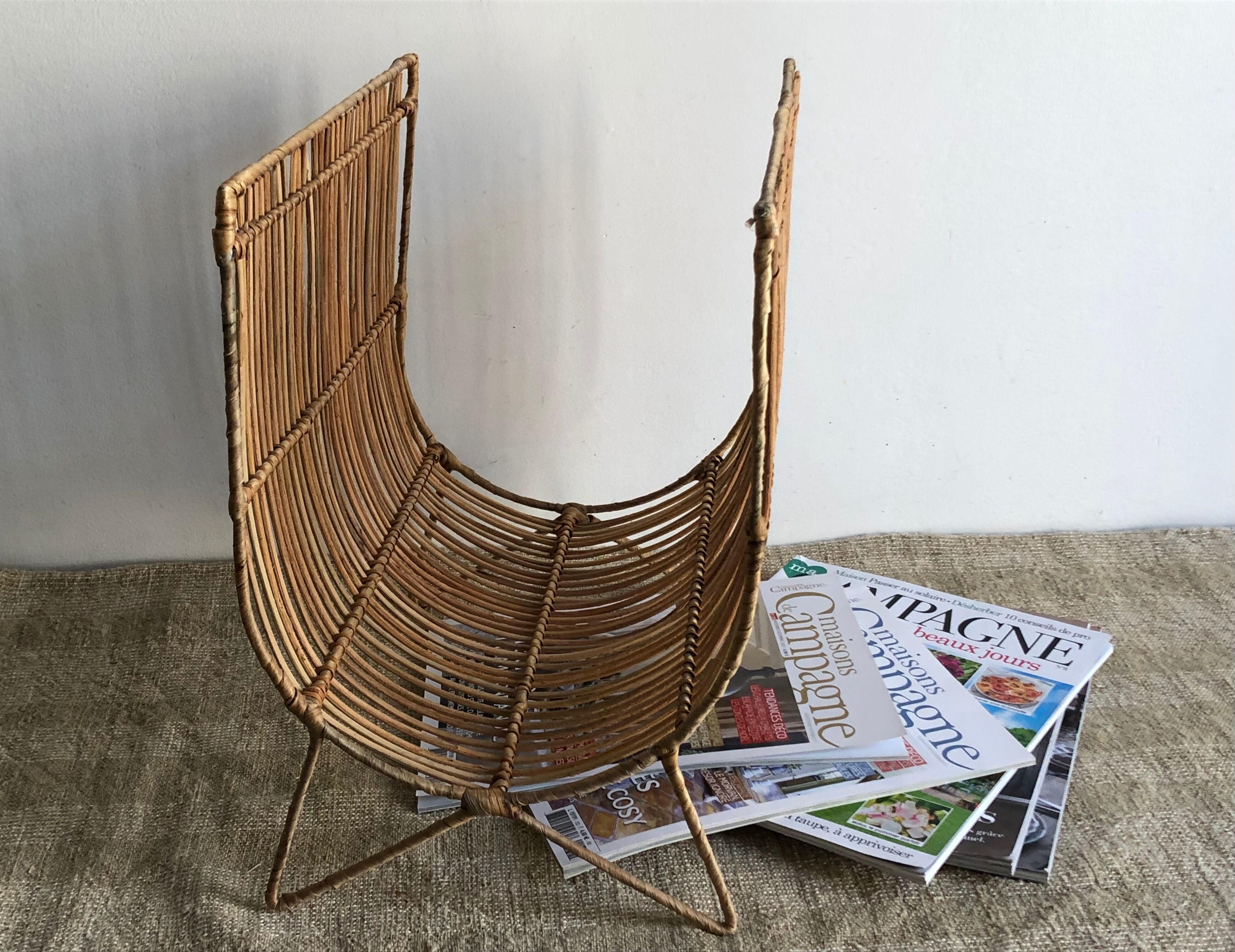 Magazine holder