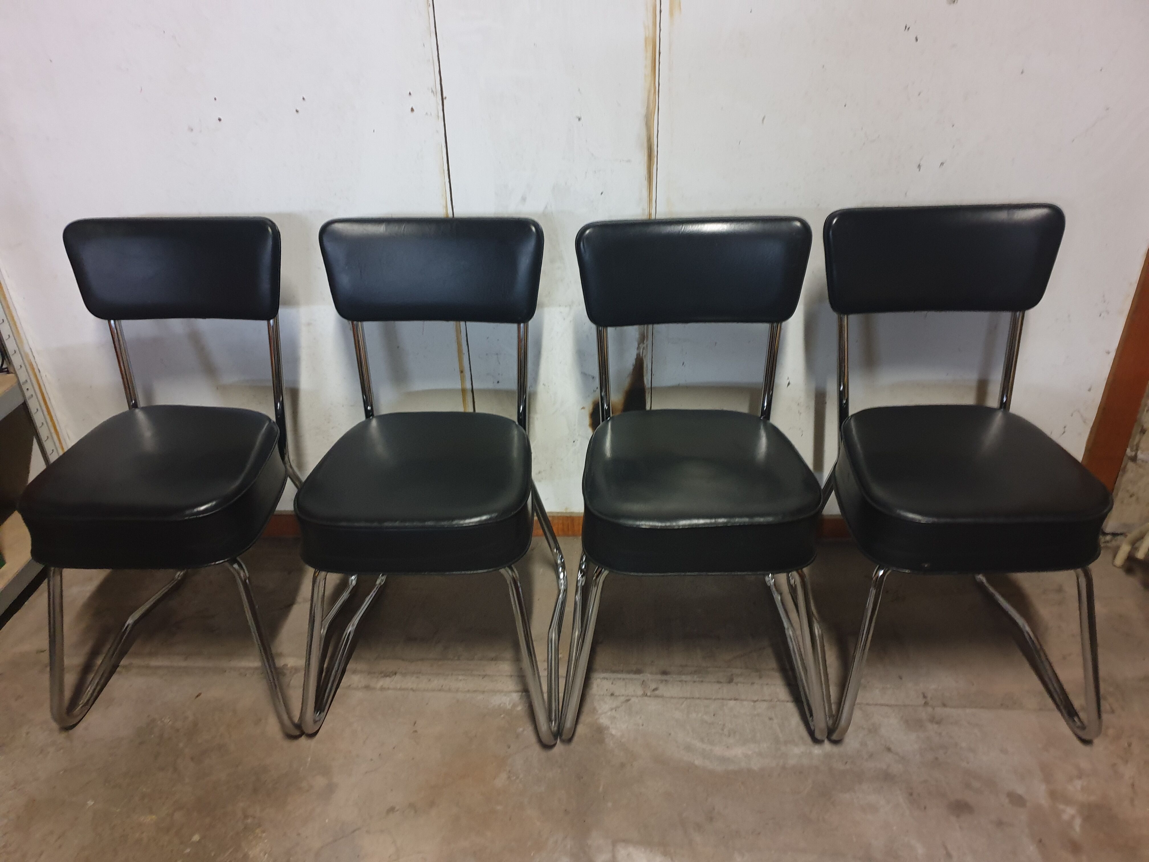Série  de 4 chaises  Ronéo mobilier industriel  1950