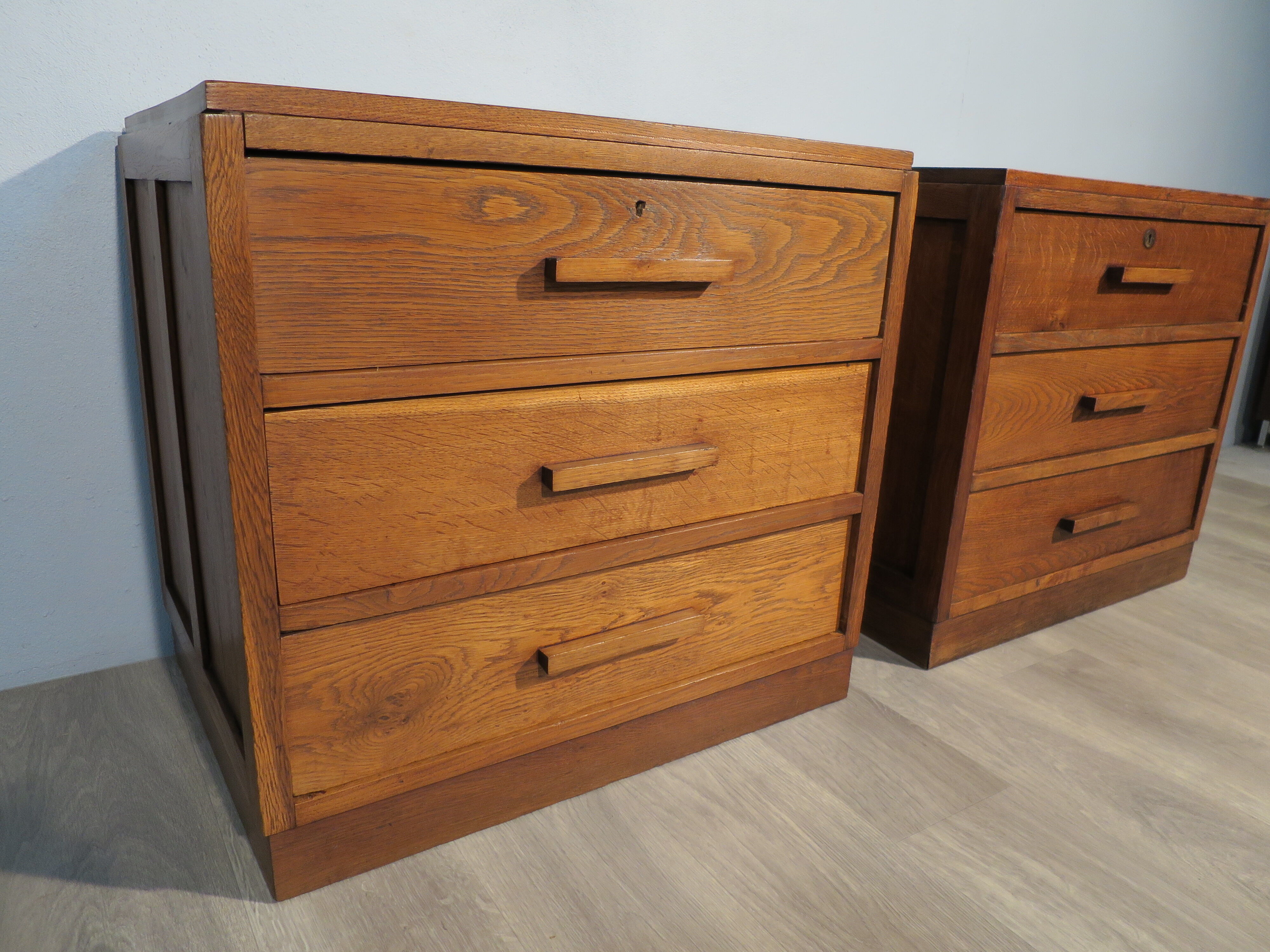 Paire de meubles années 50