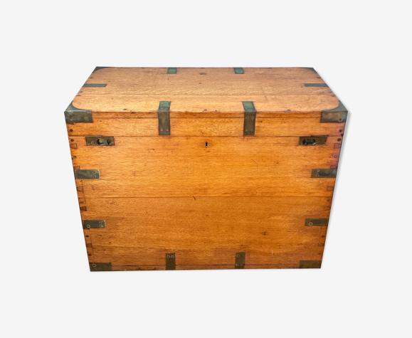 Coffre de marine formant ménagère