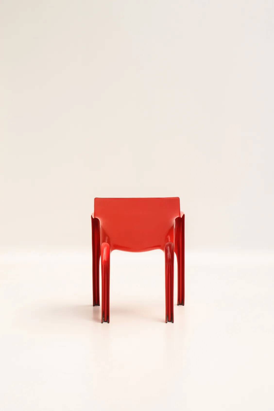 Set of 4 red "Gaudi" armchairs by Vico Magistretti for Artemide