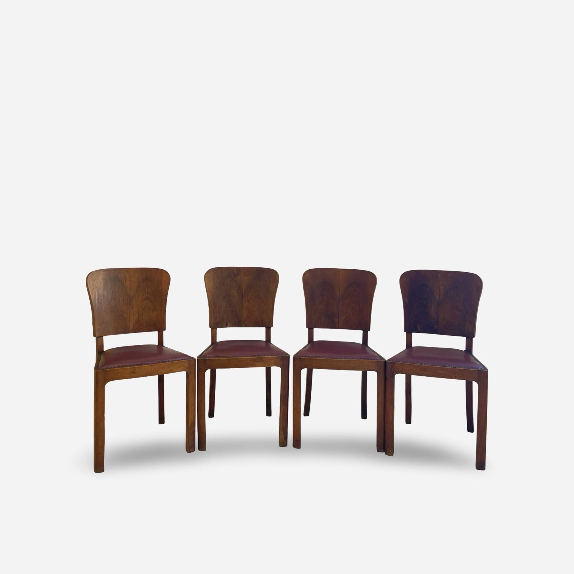 Set of 4 Art Deco dining chairs in walnut, Italy, 1930s-1940s.