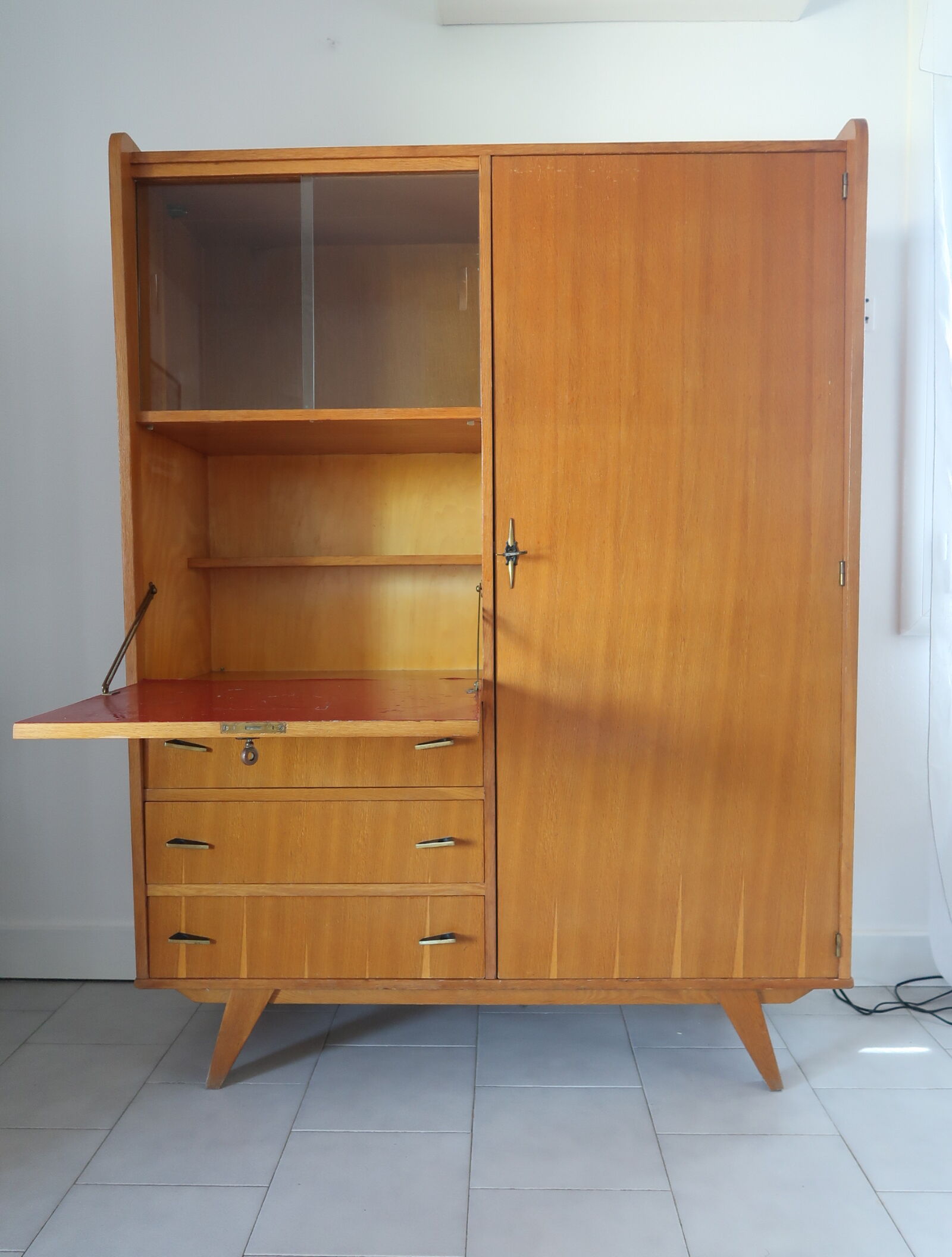 Armoire secrétaire