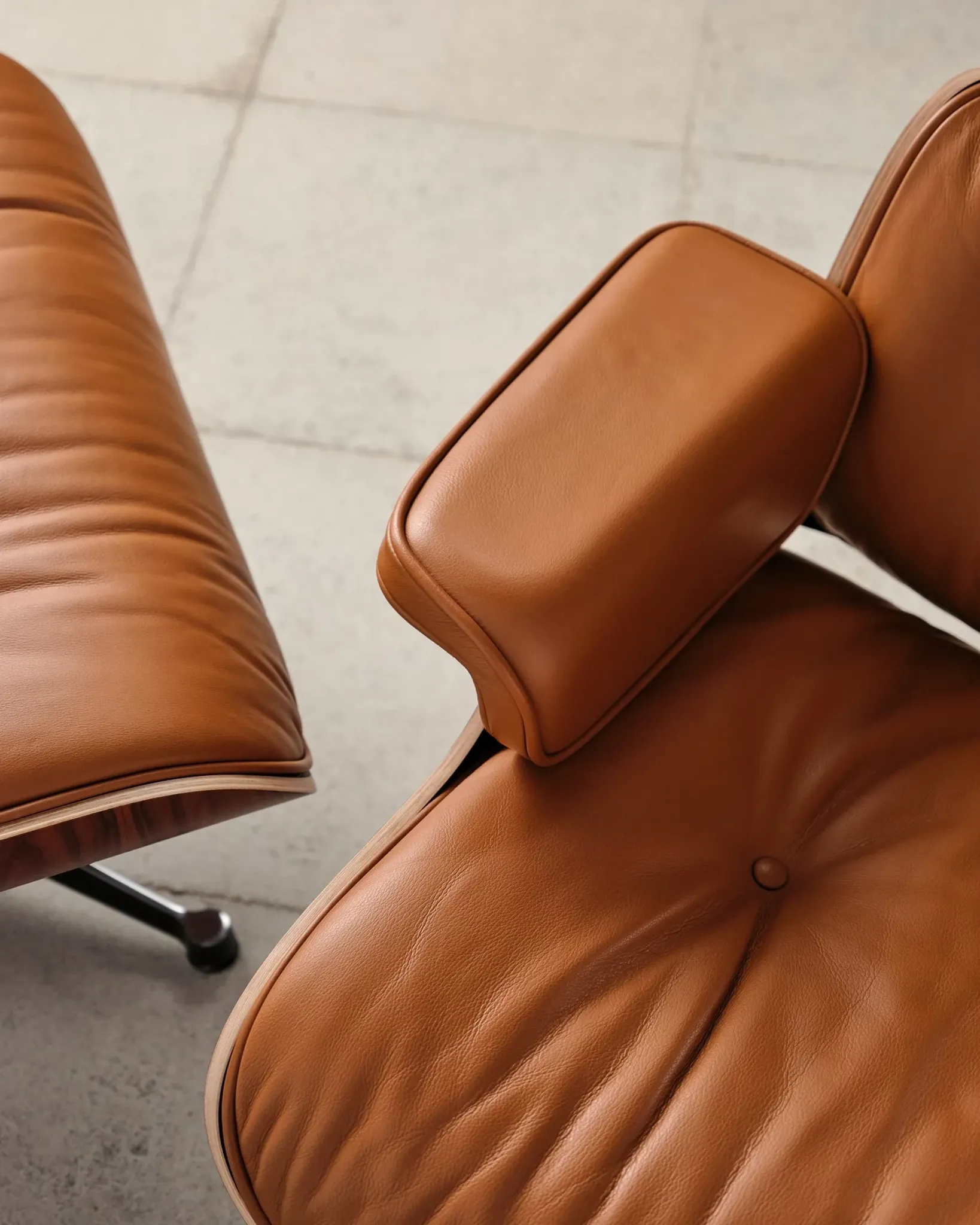 Lounge Chair and ottoman in rosewood by Charles & Ray Eames, Vitra