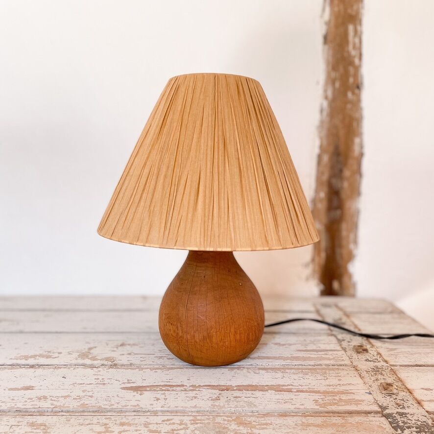 Wooden and raffia lamp