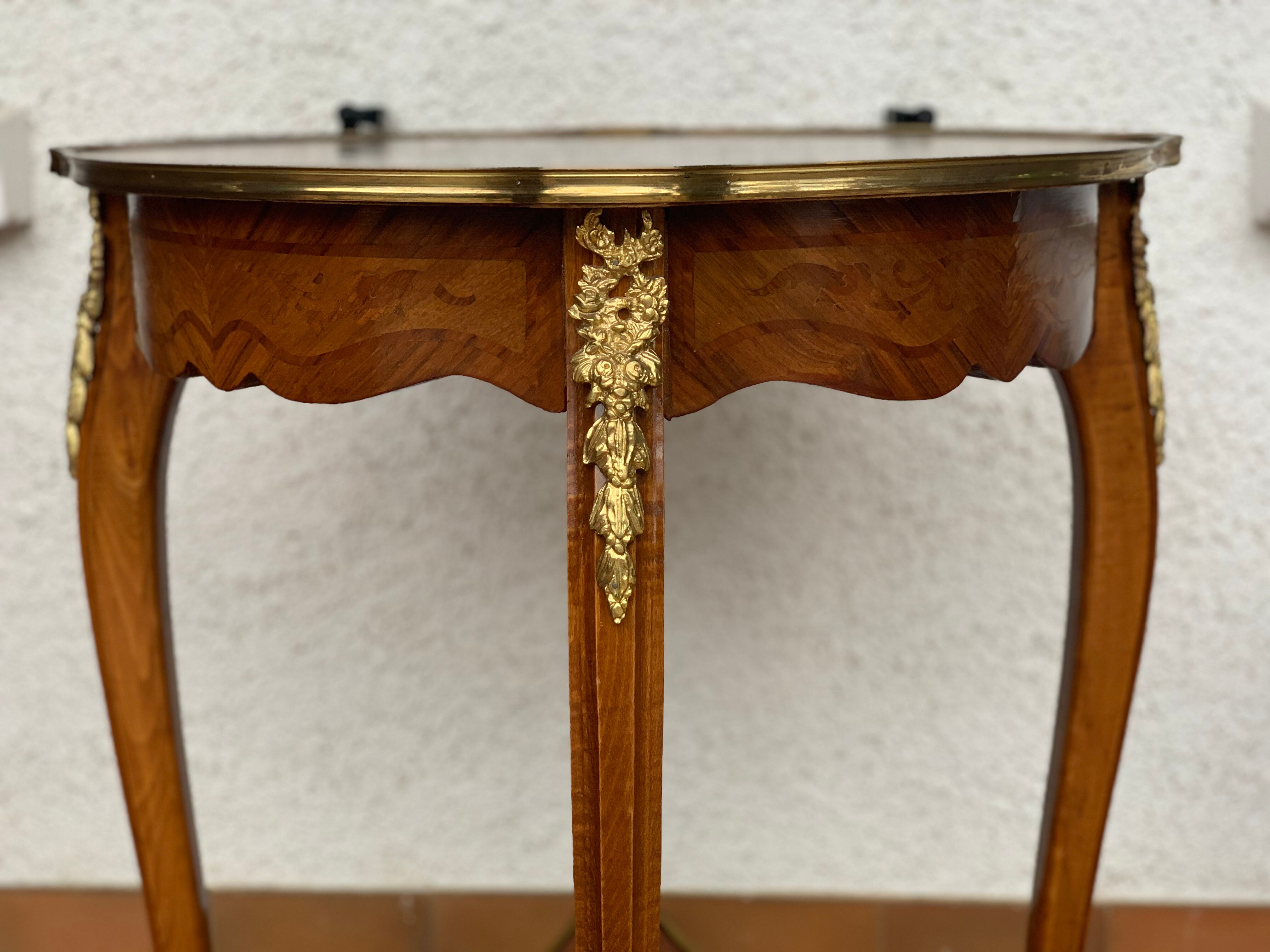 Rosewood table/pedestal and marquetry