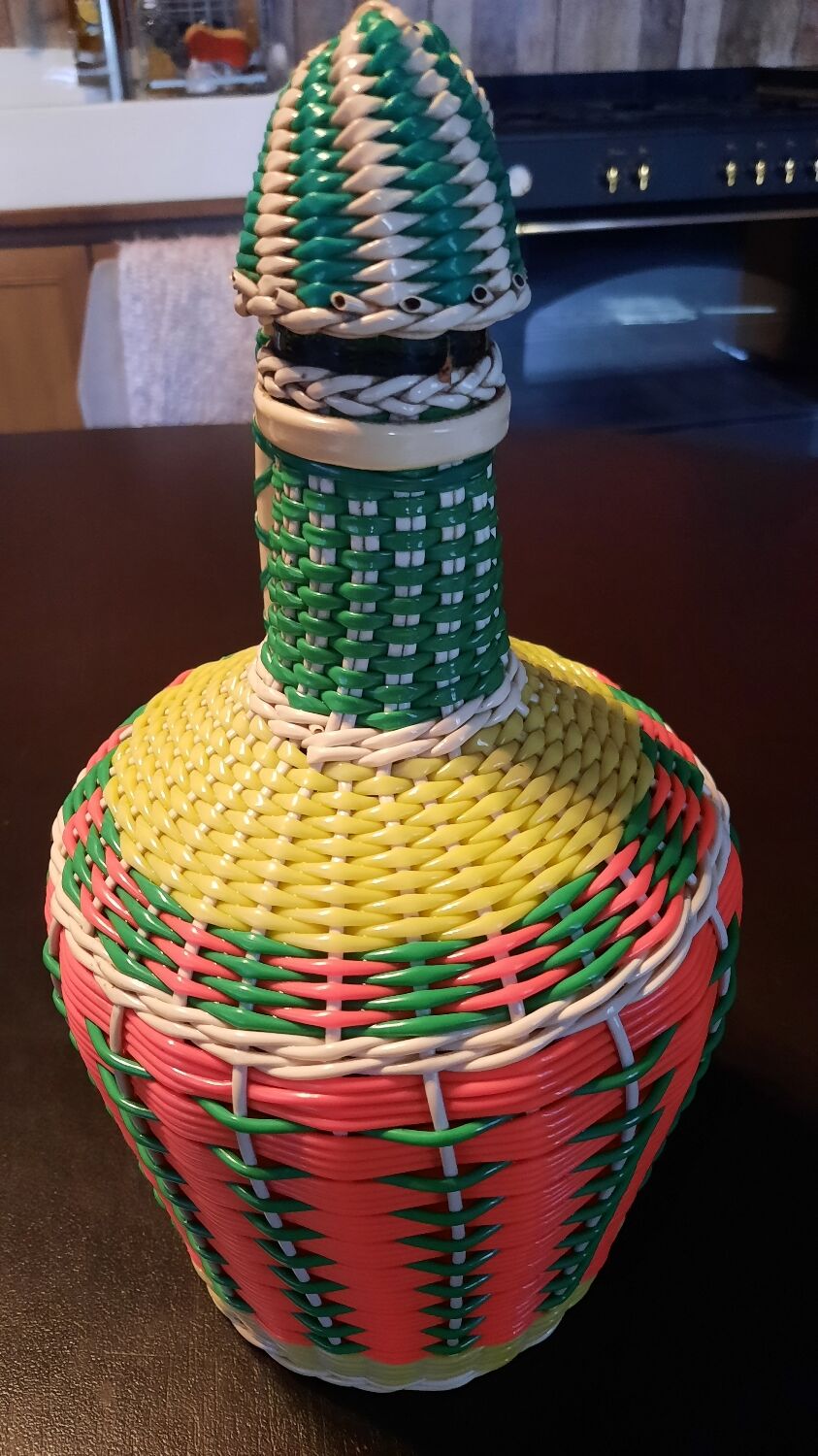 Bottle scoubidou