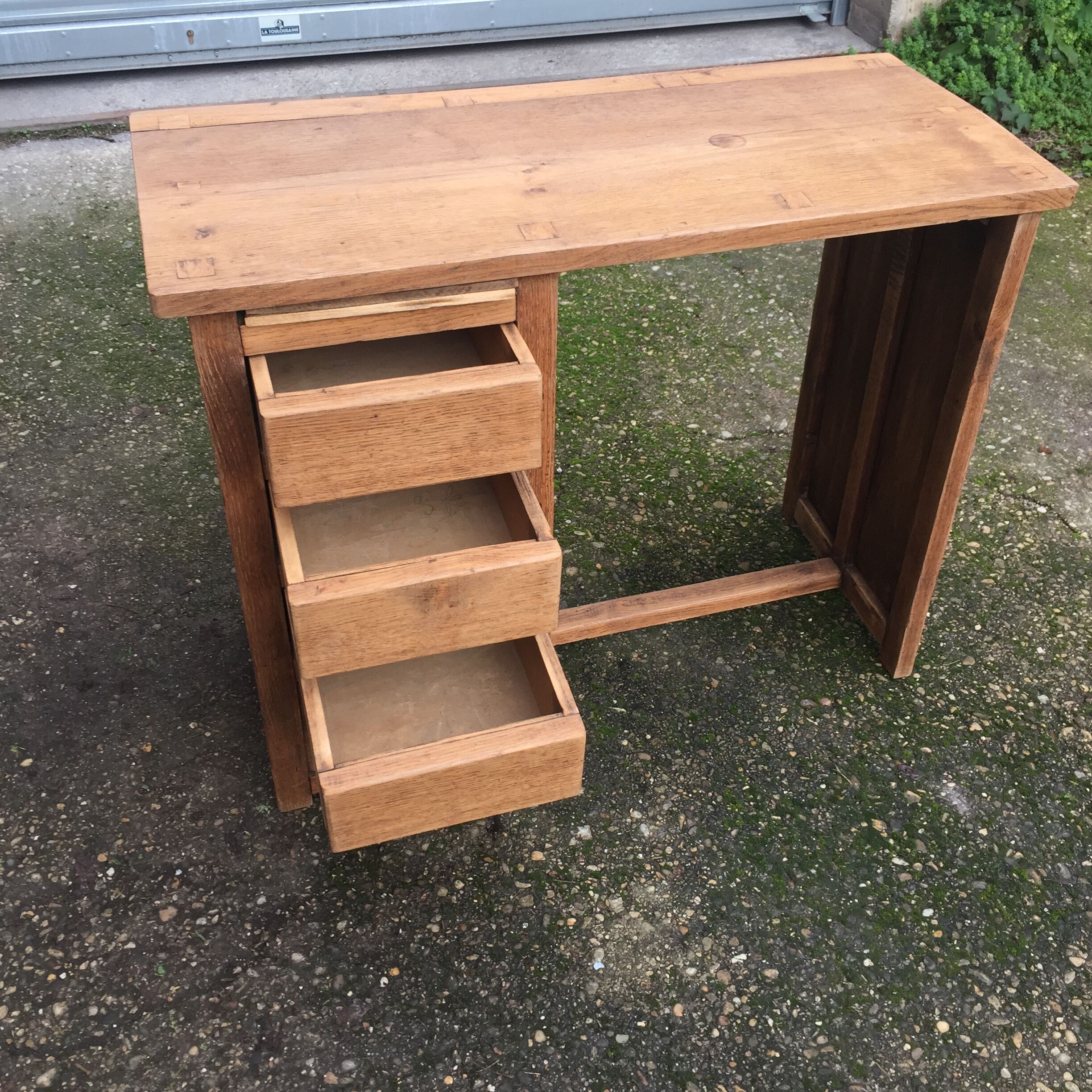 Bureau d’enfant en chêne années 50