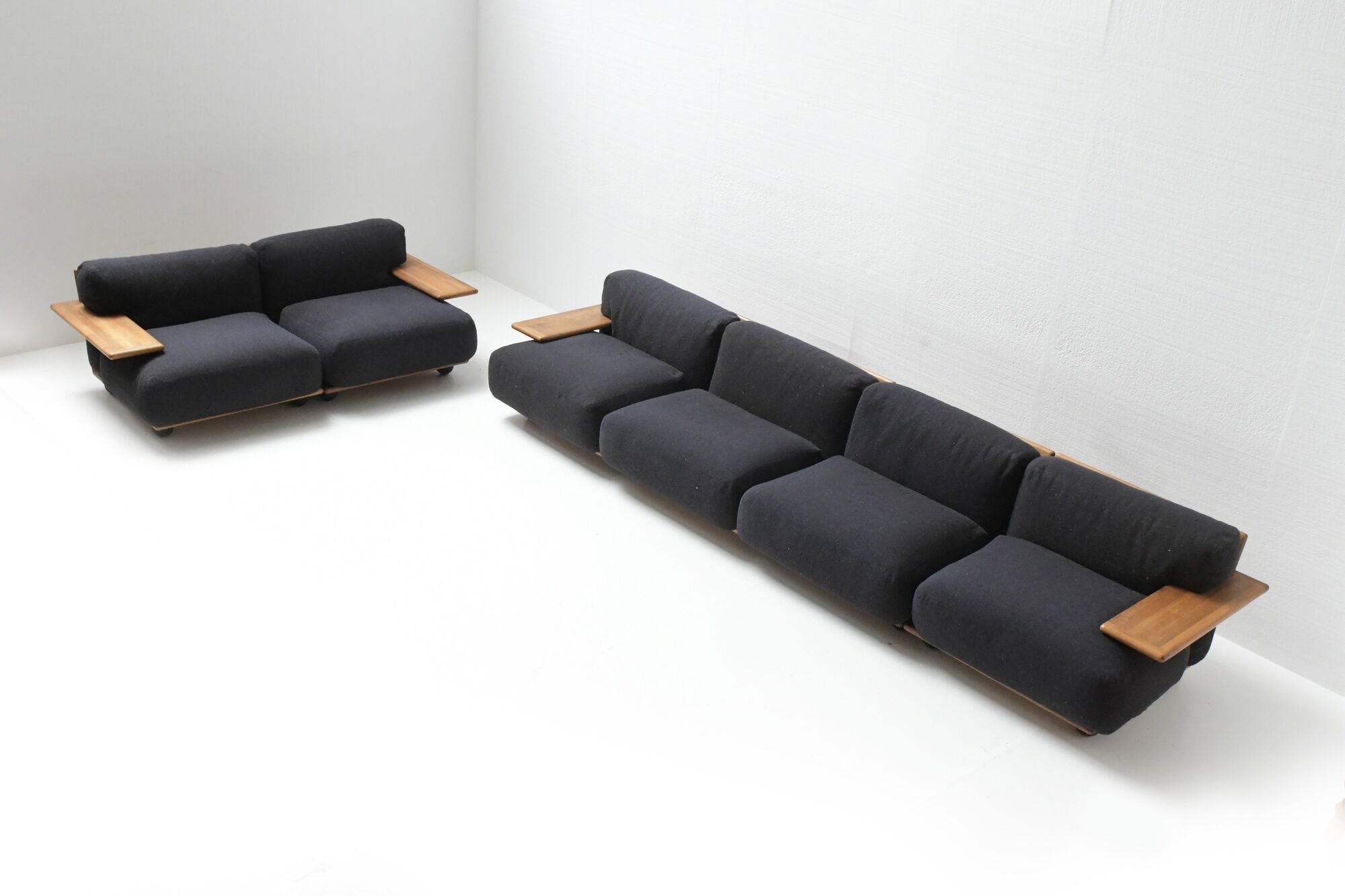 Stunning modular Pianura seating group by Mario Bellini for Cassina Italy