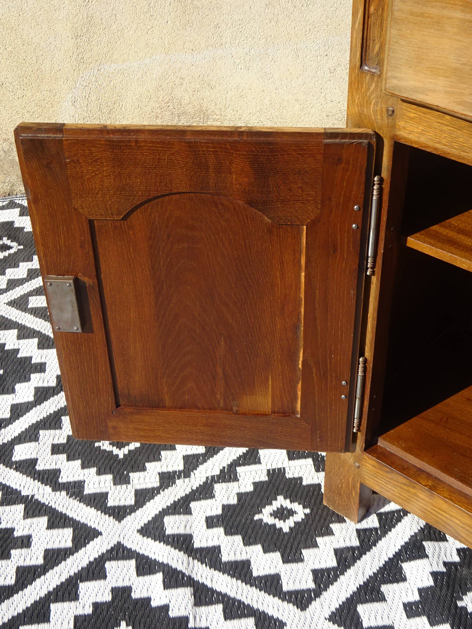 Rustic wooden confiturer