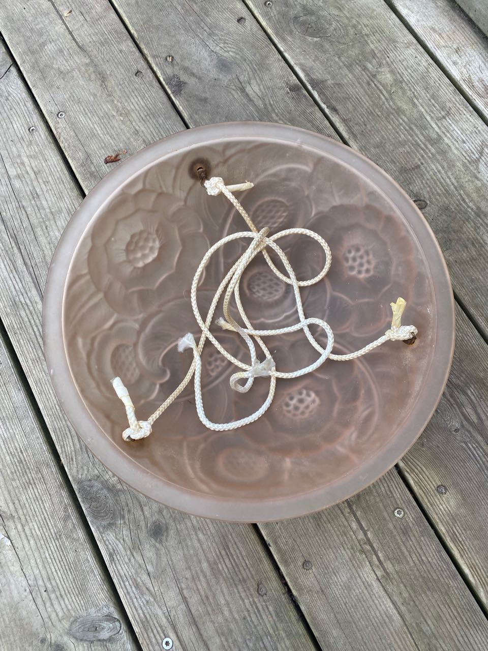 Art Deco basin suspension